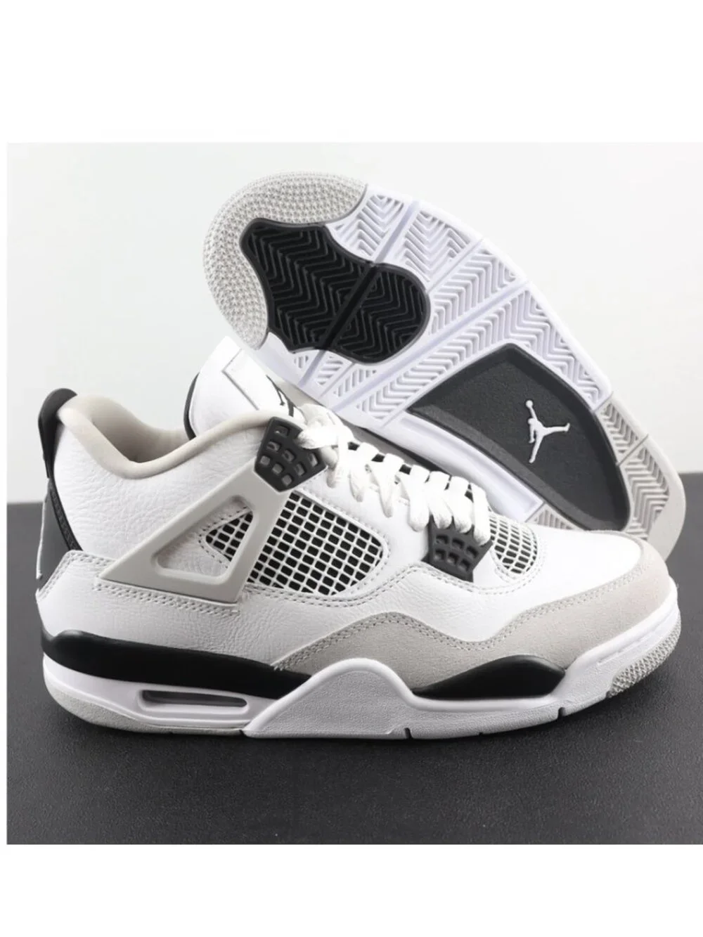 Air Jordan 4 Retro ‘Military Black’